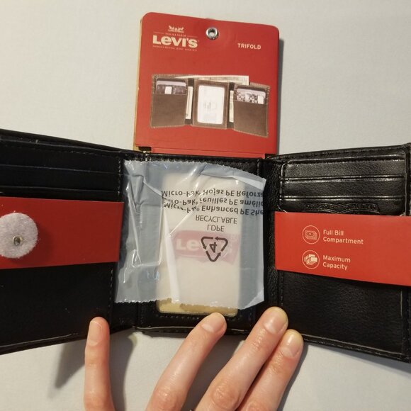 New Levi's Trifold Wallet for Men - Picture 4 of 7